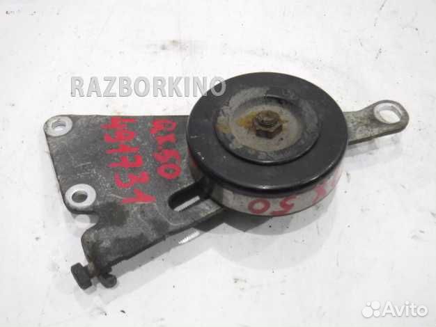 Ролик натяжителя ремня