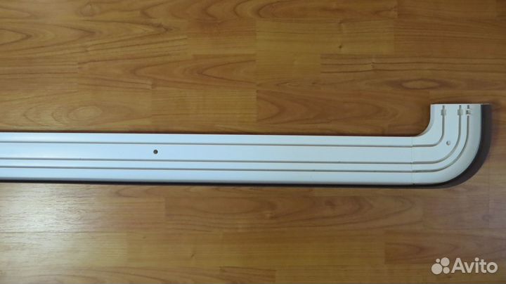 Карнизы в очень хорошем состоянии 4 штуки