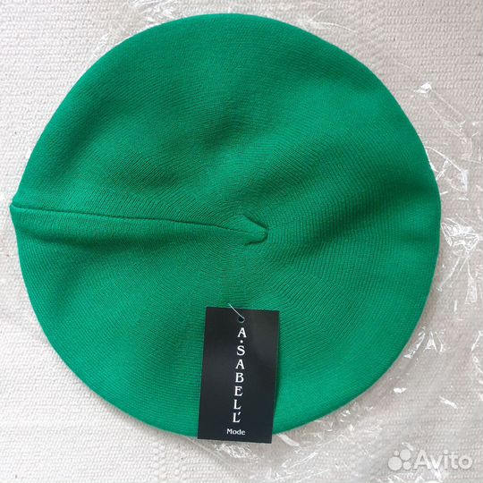 Берет вязаный женский