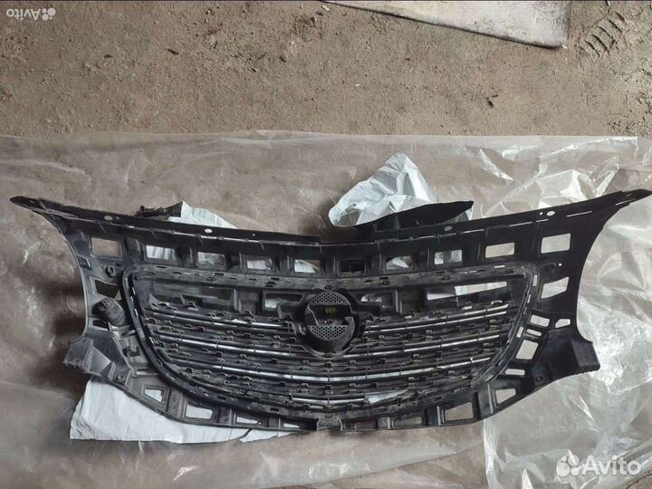 Решетка радиатора opel insignia дорест