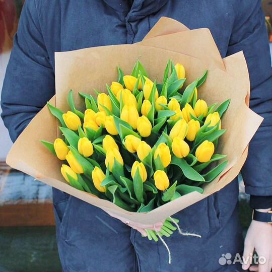 Букет из желтых сортовых тюльпанов 51 шт