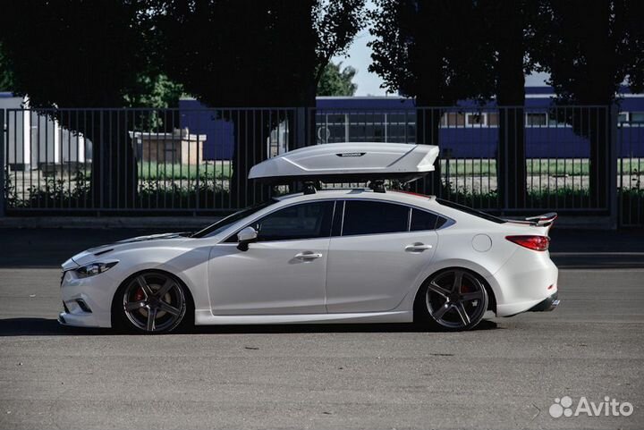 Автобокс Broomer Venture L430 литр белый глянец