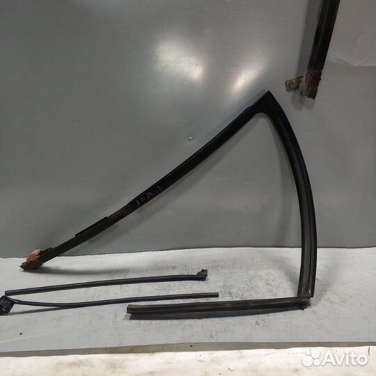 Резинка двери задняя Nissan Almera Classik B10