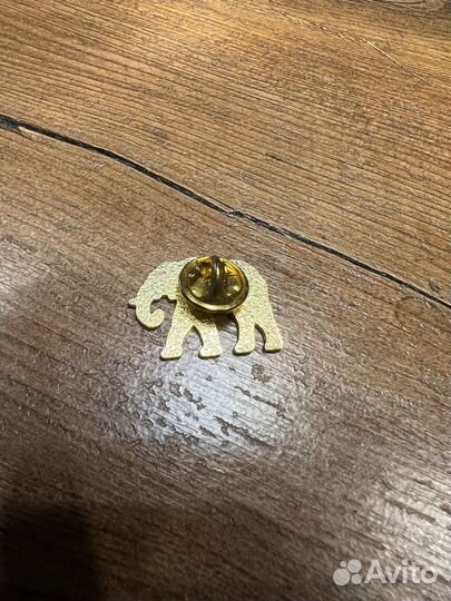 Металлический значок Слон