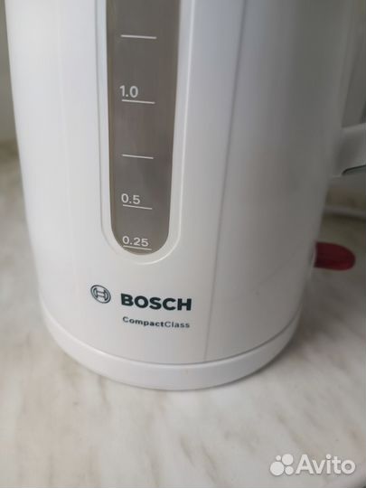 Электрический чайник Bosch TWK3A011 съёмная крышка