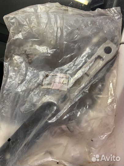 Опора коробки (гитара) на skoda octavia a5