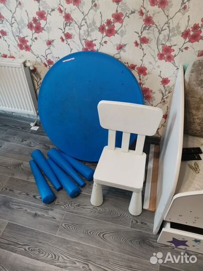 Детский стол и стул