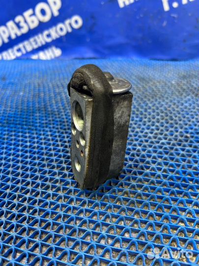 Клапан кондиционера Nissan Cefiro A33 седан VQ20