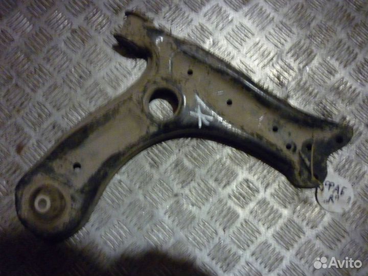 Рычаг передний правый VAG