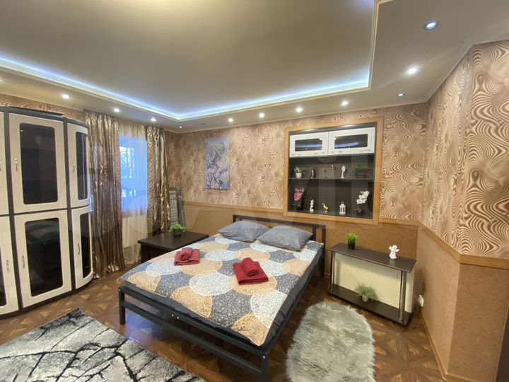 1-к. квартира, 42 м², 1/4 эт.