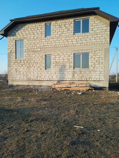 Дом 190 м² на участке 5 сот.