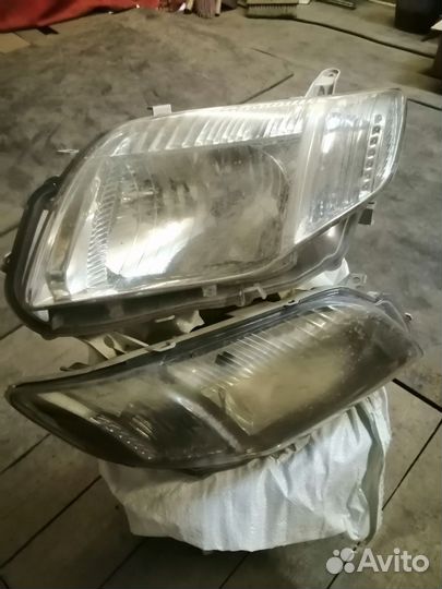 Фары на toyto corolla
