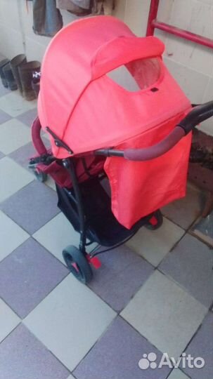 Прогулочная коляска