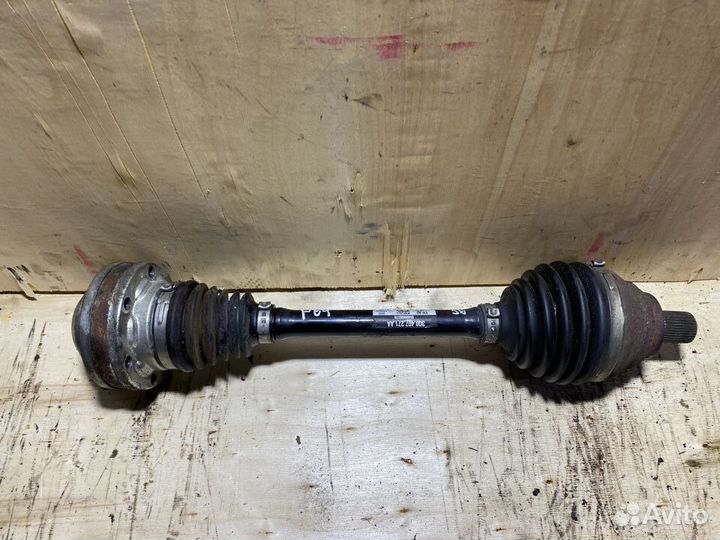 Приводной вал левый Passat B8 1,4 бензин МКПП P64