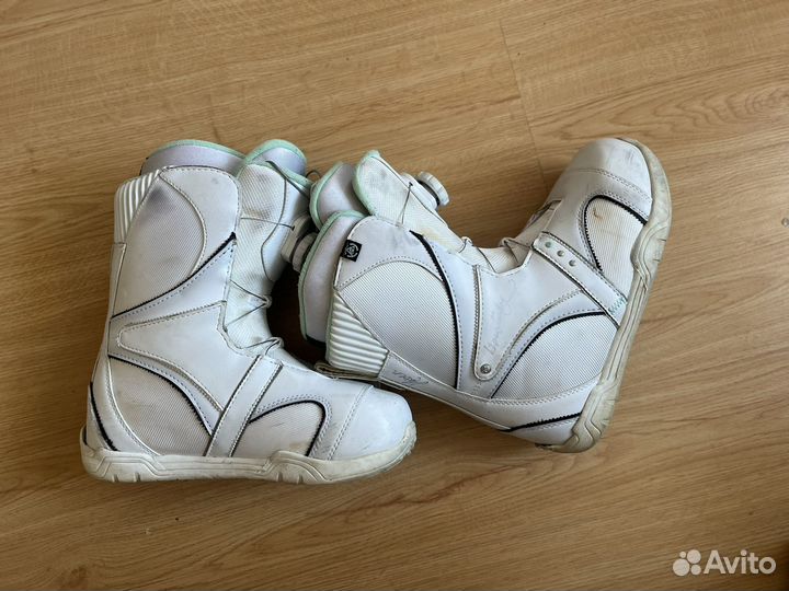 Сноубордические ботинки женские 38 р