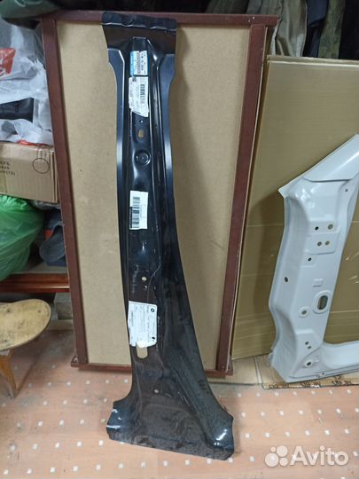 Стойка кузова KB7W70360A