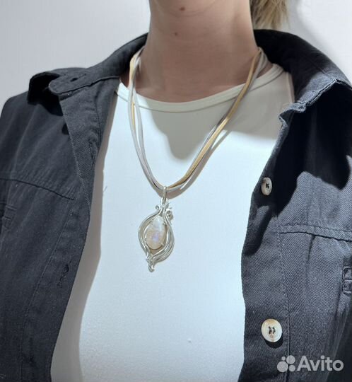 Кулон с беломоритом