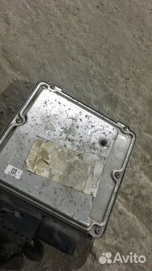 Блок управления двигателем Volkswagen Golf 5 03C90