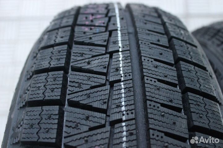 Bridgestone Blizzak Revo GZ 225/50 R17 112