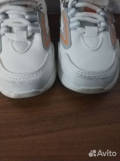 Кроссовки для девочки