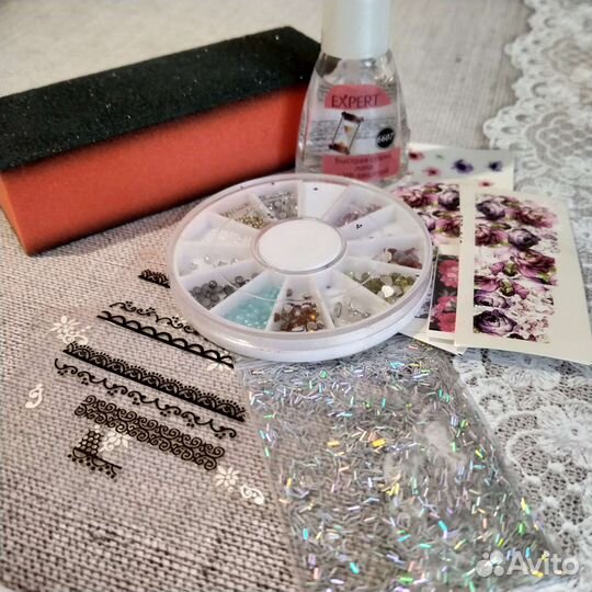 Набор для маникюра лак наклейки типсы