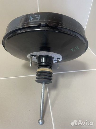 Усилитель тормозов вакуумный Skoda Octavia A7