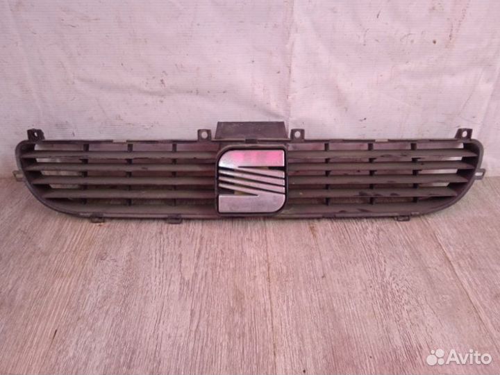 Решетка радиатора Seat Toledo 1 1997