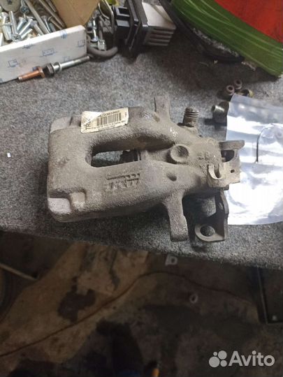 Суппорт задний левый Peugeot 308 Citroen C4