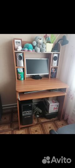 Компьютерный стол