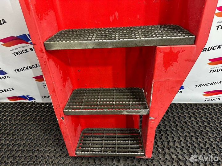 5000936143 Корпус подножек правый Renault Magnum