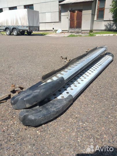 Подножки пороги на toyota rav4