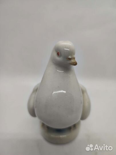 Статуэтка голубь