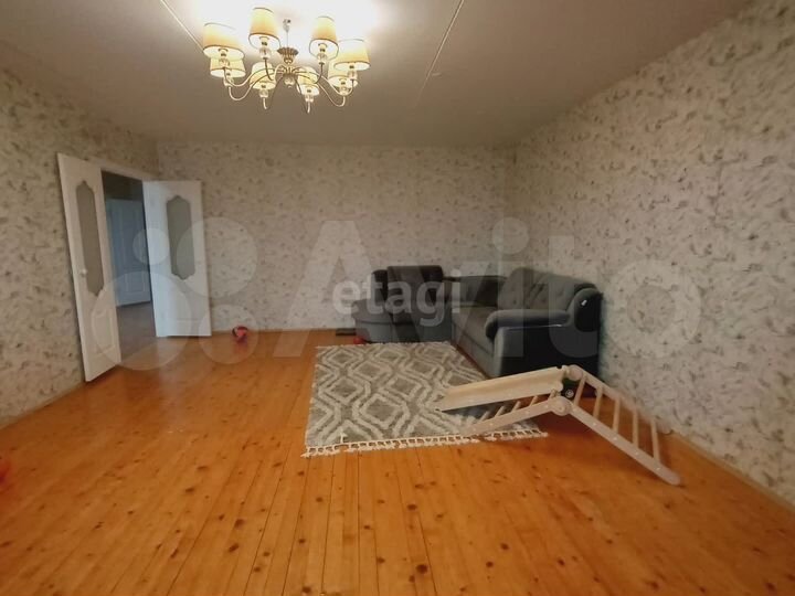 3-к. квартира, 93,2 м², 2/4 эт.