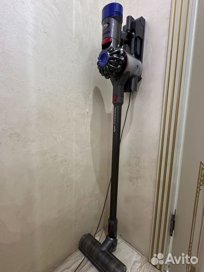 Пылесос Dyson v7