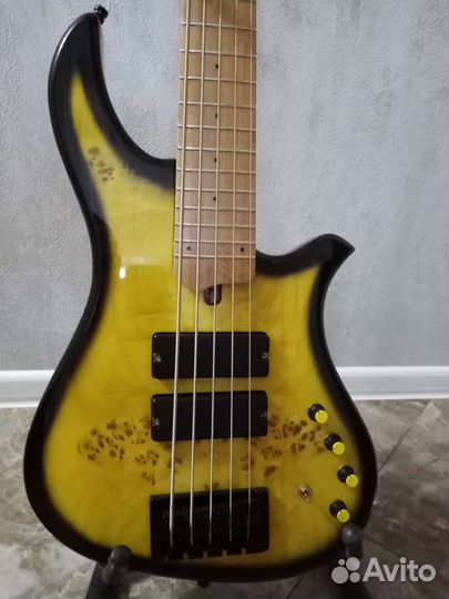 Бас гитара 5 струн
