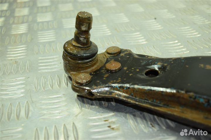 Рычаг подвески нижний передний правый Opel Astra