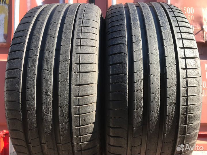 Pirelli P Zero PZ4 265/35 R20 99Y