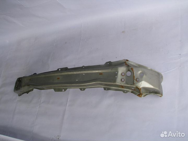 Renault Logan Sandero усилитель бампера переднего