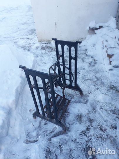 Станина чугунная от швейной машины