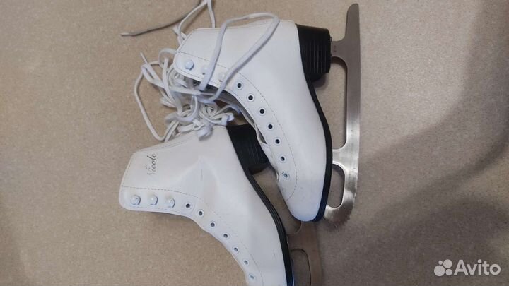 Коньки фигурные