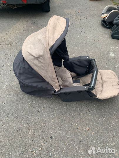 Коляска 3 в 1 и автомобильное кресло