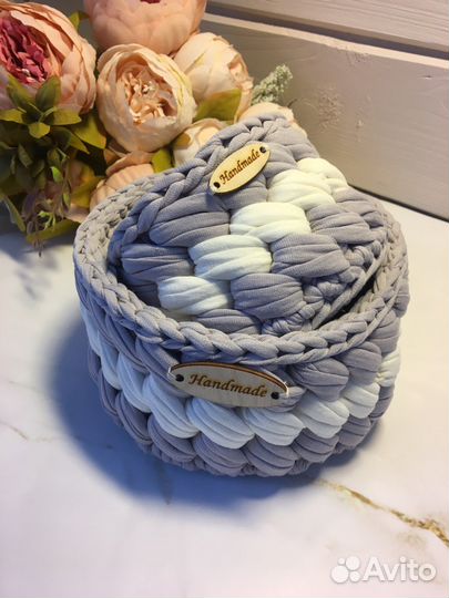 Вязаная корзина