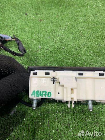 Кнопка открывания багажника задняя Audi A3 8V