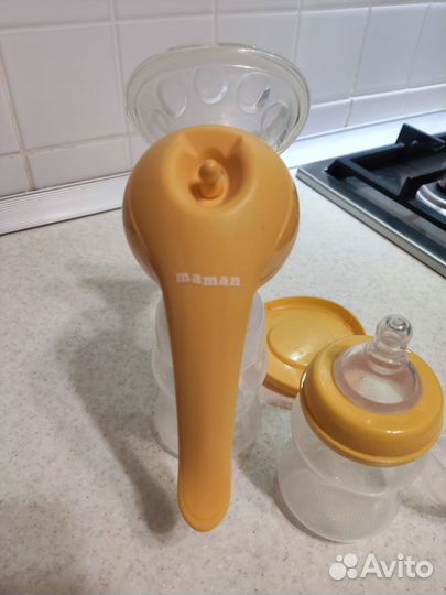 Молокоотсос ручной Maman с бутылочками