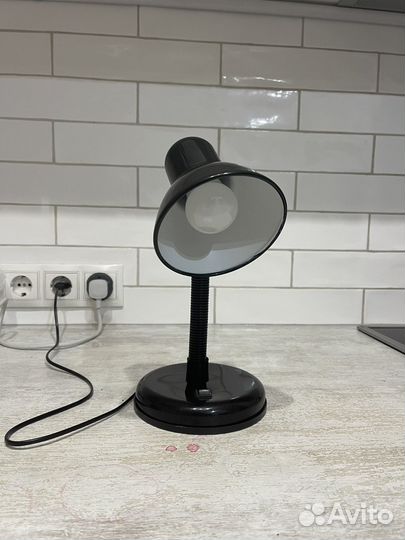 Лампа настольная