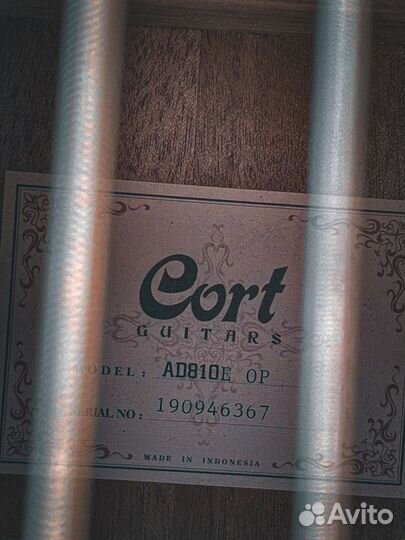 Электро-акустическая гитара Cort AD810E