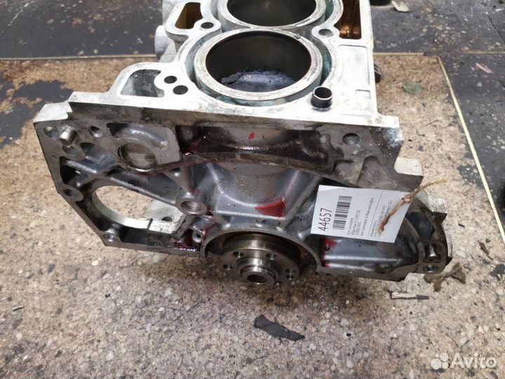 Блок цилиндров. Nissan Note E11 HR15DE