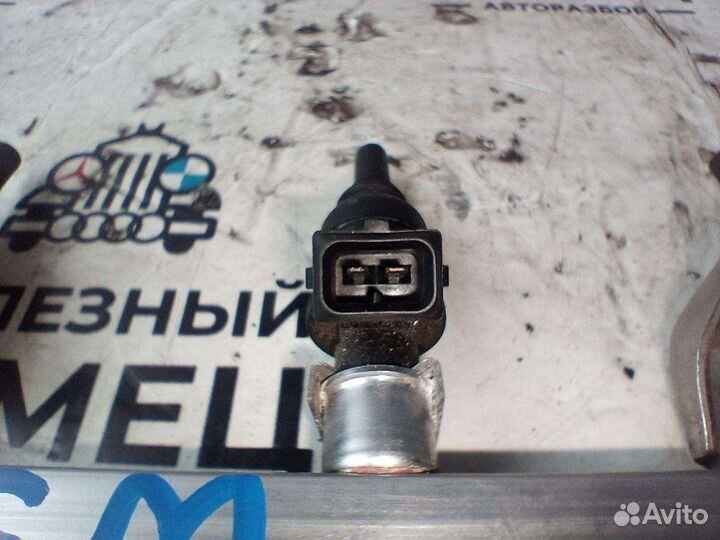 Топливная форсунка Volkswagen Golf 4