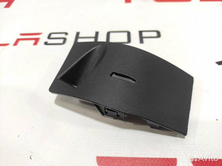 Крышка блока переключателей двери Tesla Model 3