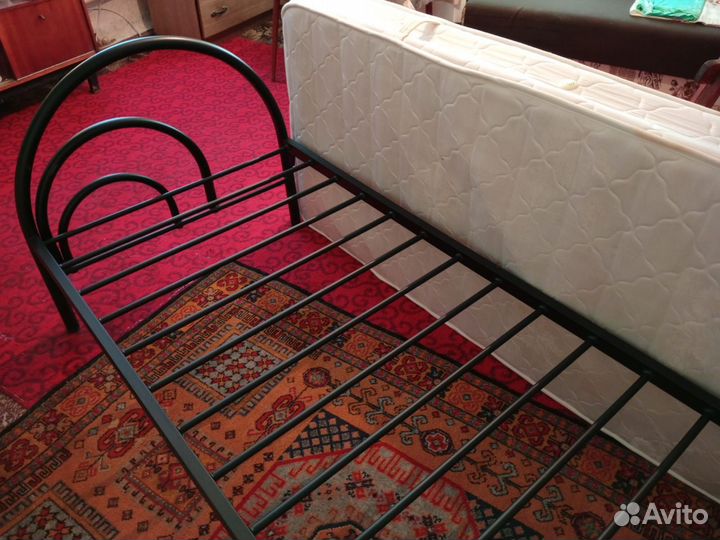 Кровать односпальная